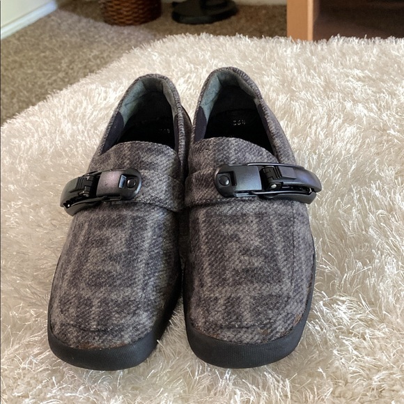 Authentic Fendi loafers shoes - Picture 9 of 10